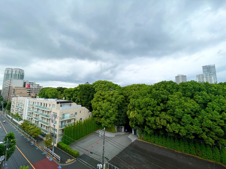 その他 眺望や窓からの景色が良いと、家で過ごす時間も快適です。