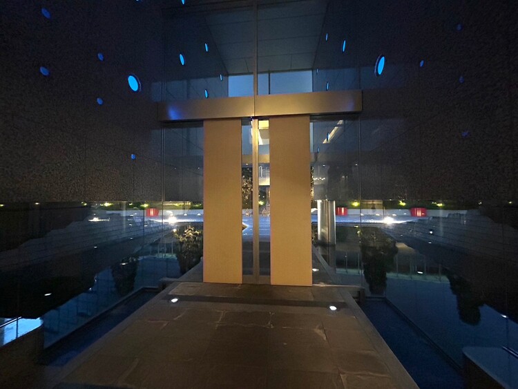 その他 上質感漂う玄関アプローチです。