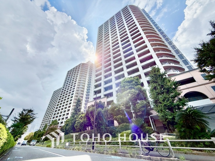 外観 ◆共有空間◆些細な事でほっぺを膨らまして怒る君。それでも僕達はこれからも一緒だよ。喧嘩をしても離れたくないから一つはさんだ同じ場所にいる。分かるよ。そこに君が