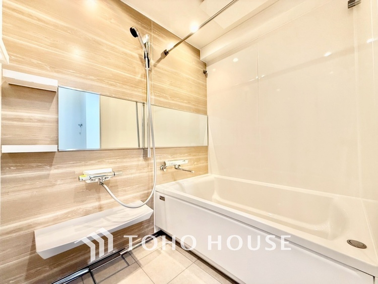 風呂 ◆浴室◆の温もりを感じ、ふわりと寄り添う太陽の妖精たちが自然と僕達を微睡ませる。うとうとしたい訳ではないがそんな時間が嫌いじゃない自分がここにいる。