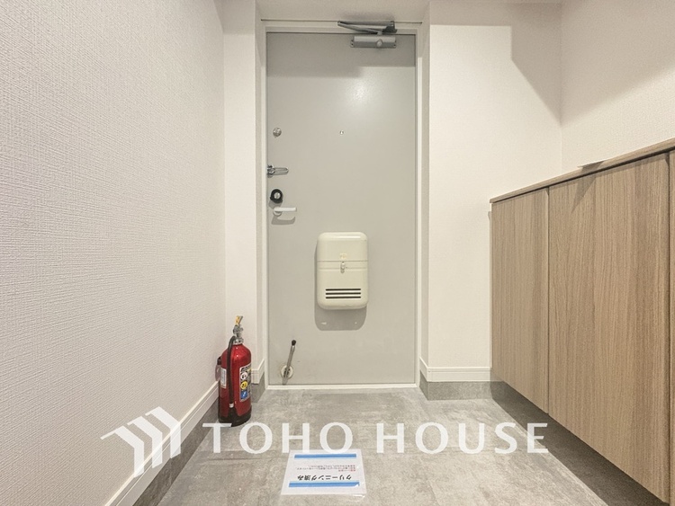 玄関 落ち着いた雰囲気の玄関、家族の帰りを暖かく迎えてくれます