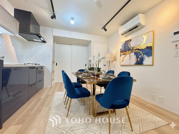 内装 ＊配置してある家具や小物はCGによるイメージ画像です。ここにはみんなが集い、食事と楽しい会話が始まる。