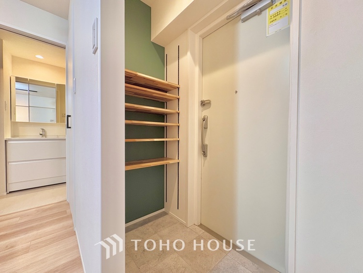 内装 感性を育むプライベートルームはシンプルでスマートな空間。好みの空間で読書をしたり、音楽を聞いたりと一人の時間も充実したものにできます。