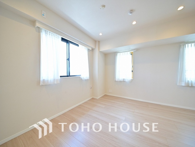 内装 シンプルですっきりとした室内は飽きのこない居心地の良い雰囲気