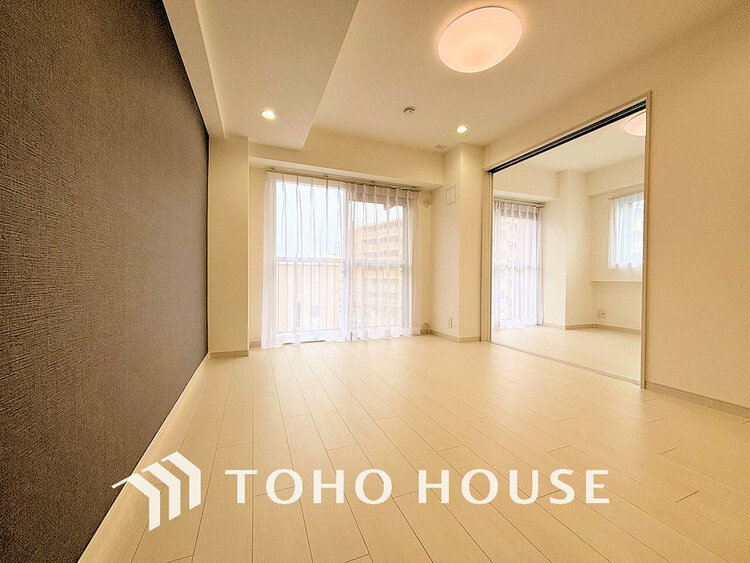 内装 家族みんなが爽やかに過ごせるように、光をたっぷり取り込んだLDK