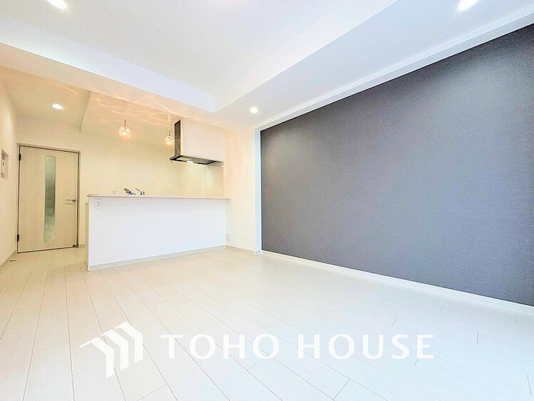 内装 上質な時間を育む暮らしのメインステージ。寛ぎとコミュニケーションを育む居心地のよい場所