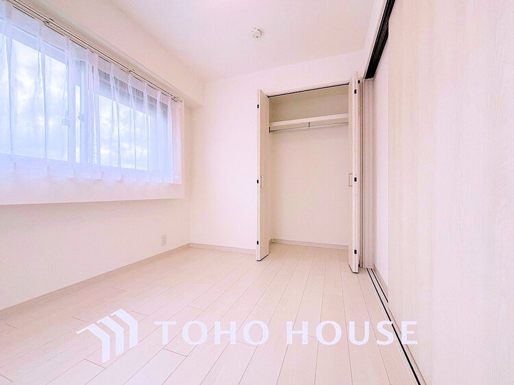 内装 シンプルですっきりとした室内は飽きのこない居心地の良い雰囲気