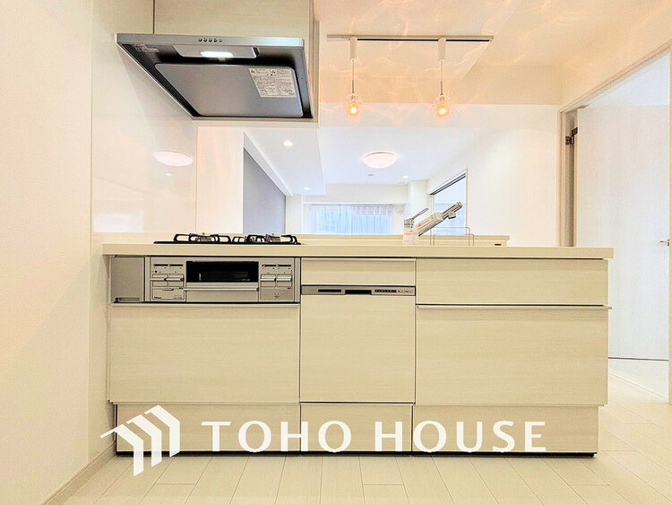 キッチン 落ち着きのあるカラーで統一された清潔感と気品が溢れるキッチン