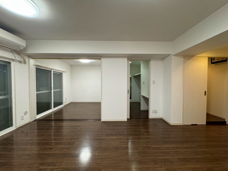 居間 シンプルな内装と偏り過ぎないデザインで統一しました。