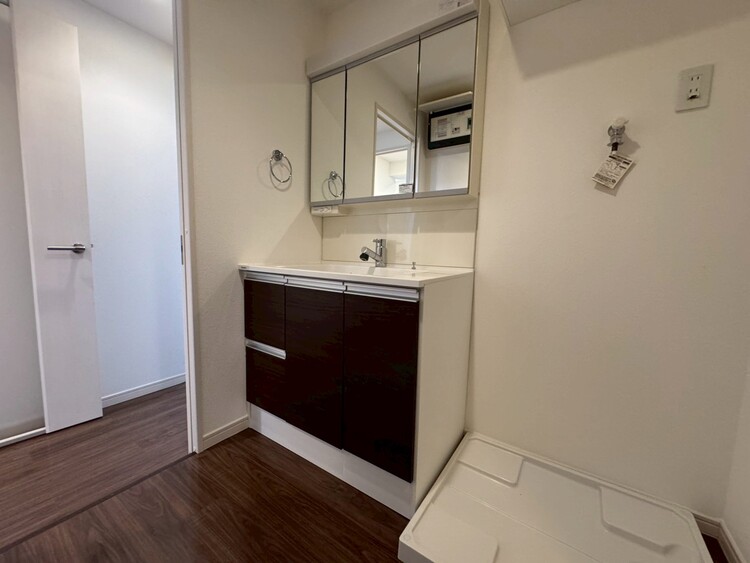 洗面 清潔感を感じられる洗面化粧台。