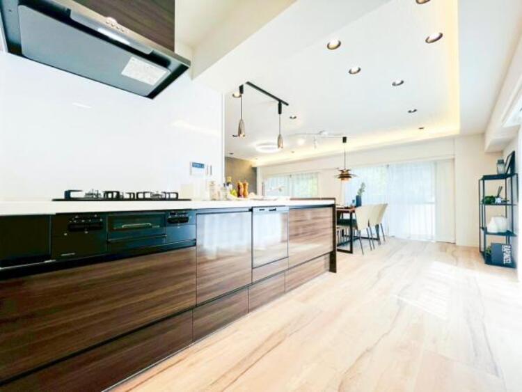 キッチン 【キッチン】リビングダイニングが見渡せるカウンターキッチン！　お料理をする人も開放感が心地いいです。