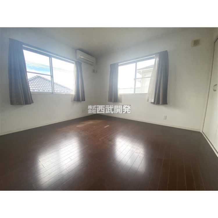 内装 ２階洋室８帖