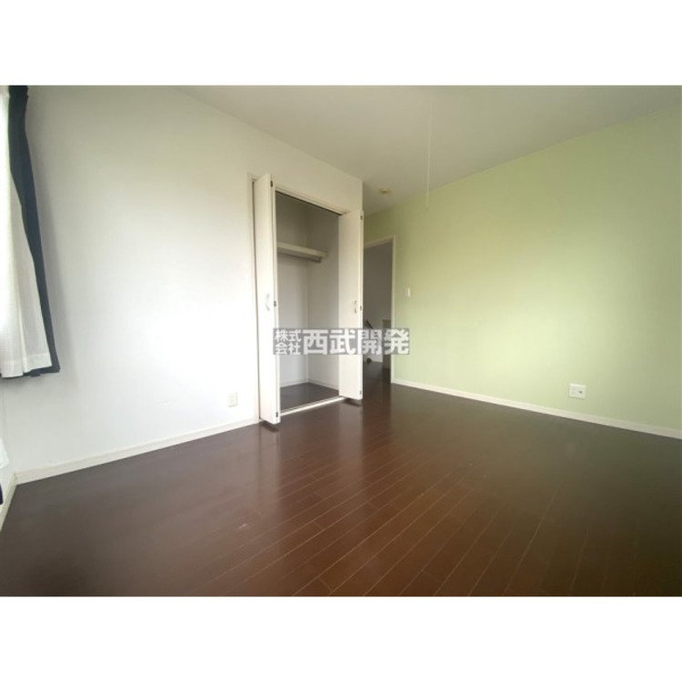 内装 ２階洋室６帖