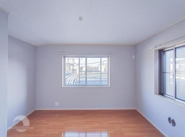 内装 自分の時間を充実させながら心豊かにできるプライベート空間！！穏やかな寛ぎを届ける仕様のゆとりある居室。個室のお部屋が欲しいという要望に応える設計で、過ごす時間が長くてもゆったり落ち着いて過ごせそう！！ 