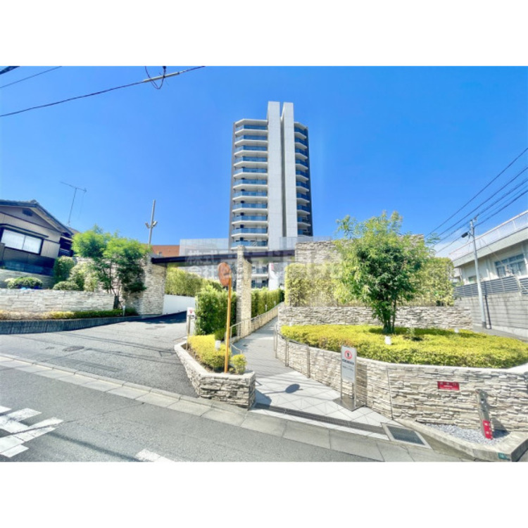 外観 リフォーム済につき、ごゆっくりとご見学いただけます。