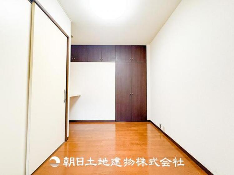 内装 人間の感性を育むプライベートルームはシンプルが１番だと思います。