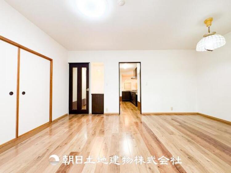 居間 大切な人とともに、心穏やかに過ごすひとときになるリビング。