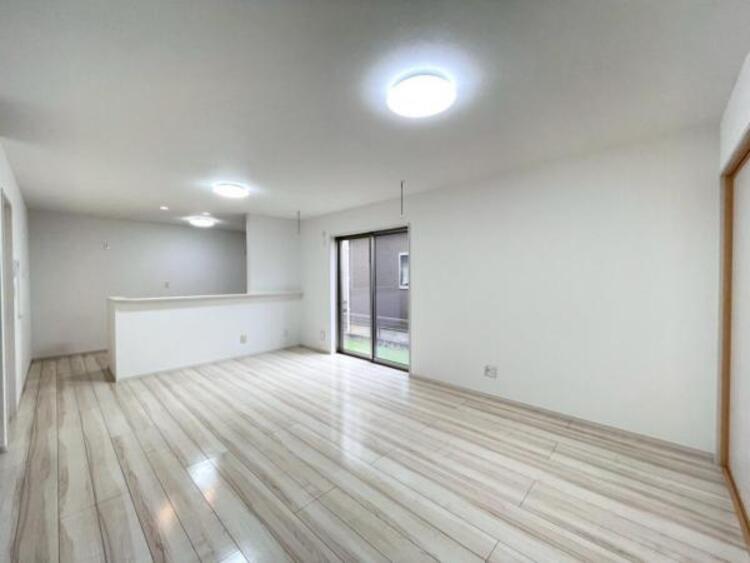 居間 食と憩いの場がゆるやかに続く、家族の存在を感じられる間取りです