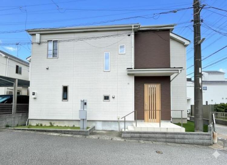 外観 2019年築の築浅住宅です！徒歩圏内に生活施設の揃う、子育て世帯に優しい住環境！
