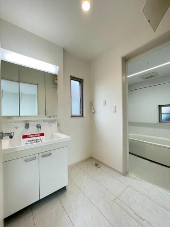 洗面 忙しい朝にも落ち着いて身支度ができるゆとりある洗面スペース 