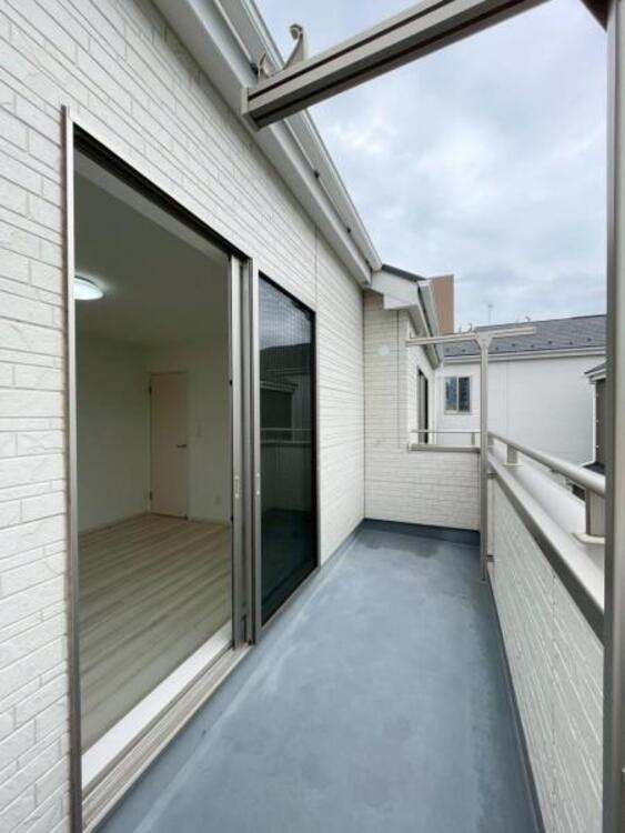 バルコニー 南向きのバルコニーは陽当たり良好です！