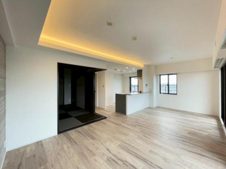 居間 食と憩いの場がゆるやかに続く、家族の存在を感じられるLDKです 