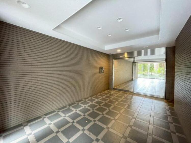 その他 遅い時間のご帰宅にも安心のオートロックマンションです