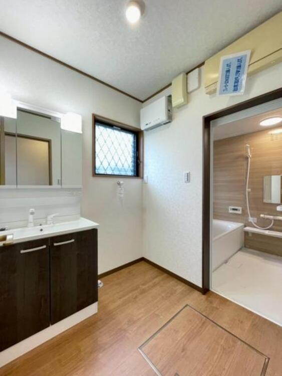 洗面 忙しい朝にも落ち着いて身支度ができるゆとりある洗面スペース