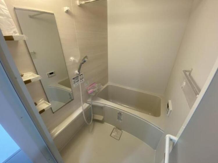 風呂 ゆったりとした広さで、毎日のバスタイムを心地よくお楽しみいただけます。