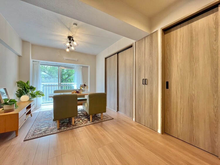 居間 豊かな居住性と、安心感を満たすクオリティが見事に調和した住空間。