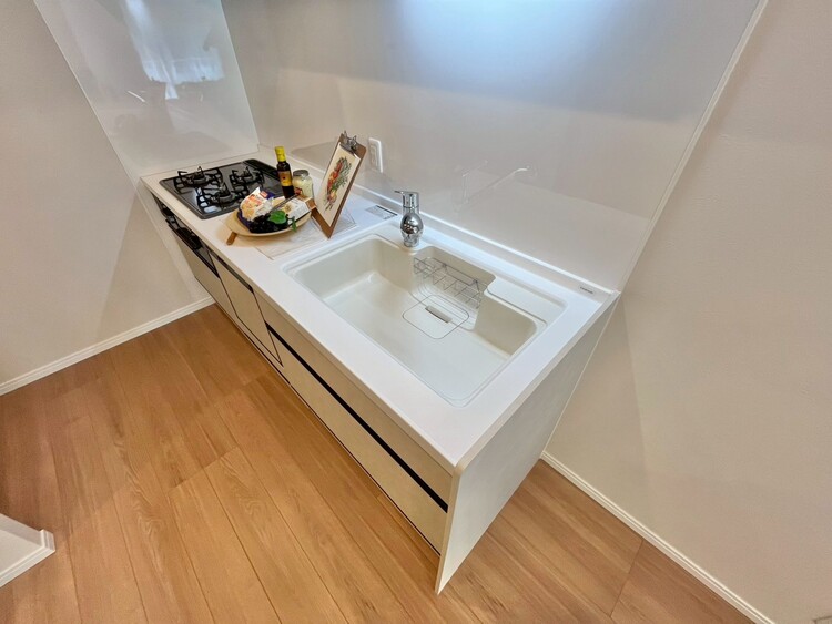 キッチン 洗練されたスタイリッシュなデザイン性と使いやすさを備えた仕様。