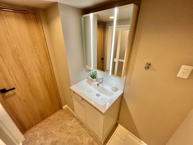 洗面 何かと物が増える場所だからこそ、スッキリと見映えの良い空間に。