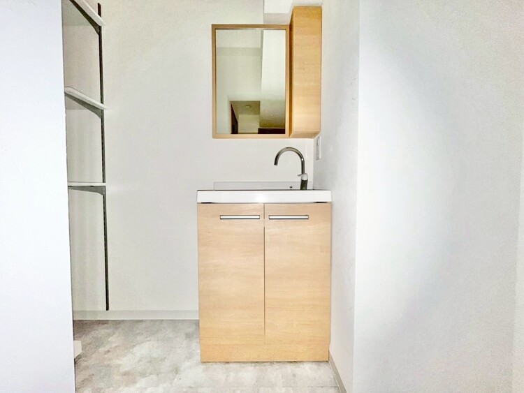 洗面 何かと物が増える場所だからこそ、スッキリと見映えの良い空間に。