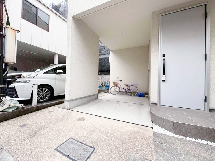 駐車場 本物件の駐車スペースです。車種制限のある場合もございますので、お気軽にお問い合わせくださいませ。