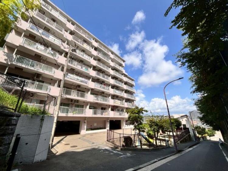 外観 豊かな居住性とクオリティが見事に調和した住空間は住まうことの喜びを感じさせてくれます。