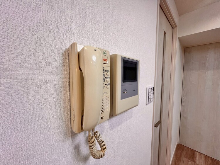 その他 誰が来てもわかる様にモニター付きインターホンを設置。