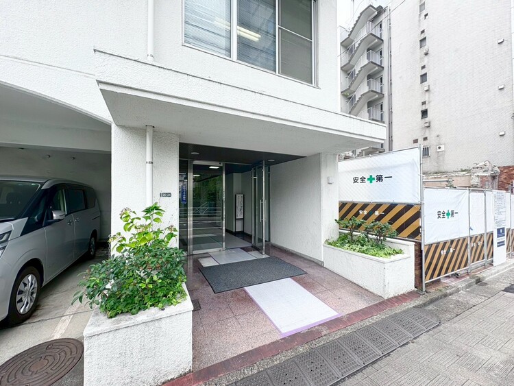 その他 上質感漂う玄関アプローチです。