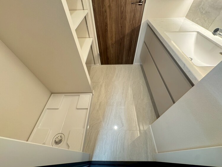 その他 十分な広さの脱衣所。