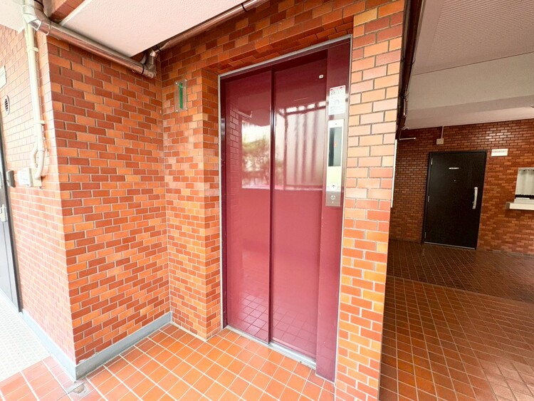 その他 エレベーター完備のため荷物が多くなっても安心。