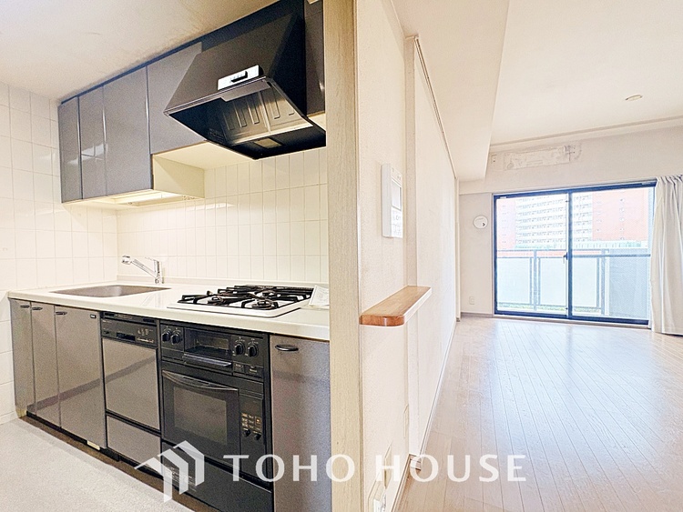 内装 お子様の面倒を見れる時間が増え時短になります。加えて手荒れも防げてしかも節水が高い為、大変人気があり重宝します。