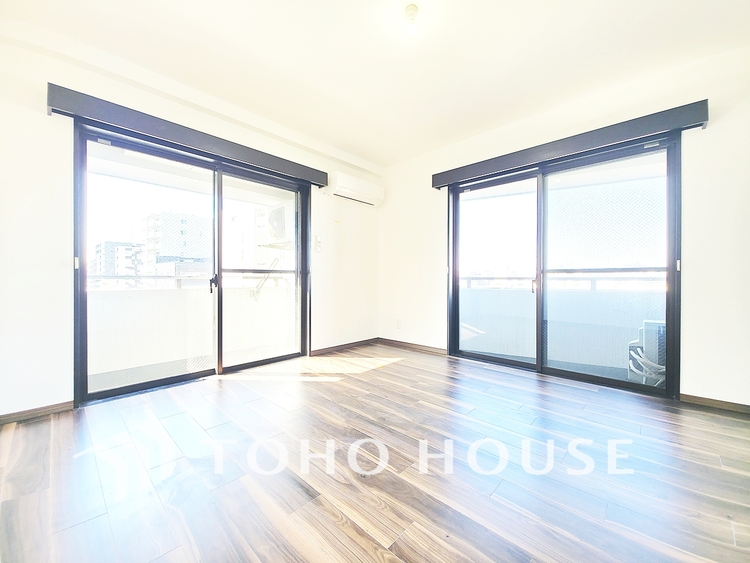 内装 極上のプライベート空間が、深い安らぎを誘います。一日の疲れを忘れさせる静けさと、心地よい目覚めを約束する聖域です。