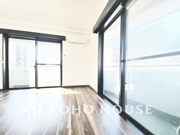 内装 極上のプライベート空間が、深い安らぎを誘います。一日の疲れを忘れさせる静けさと、心地よい目覚めを約束する聖域です。