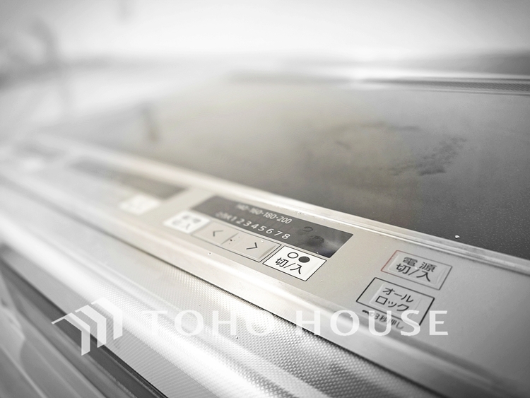 キッチン あなたの創造性を刺激する舞台。最新の機能と美しいデザインが融合し、料理の時間を至福の瞬間に変えます。