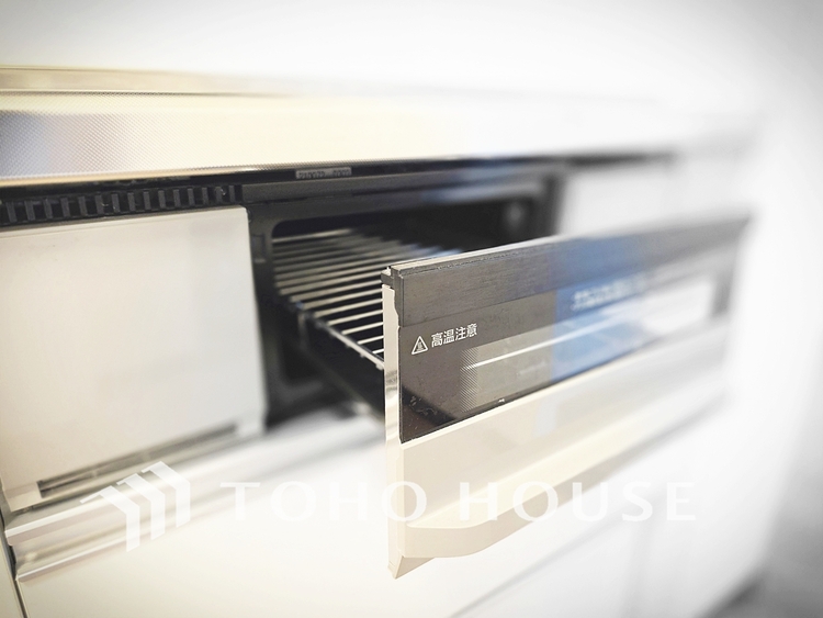 キッチン あなたの創造性を刺激する舞台。最新の機能と美しいデザインが融合し、料理の時間を至福の瞬間に変えます。