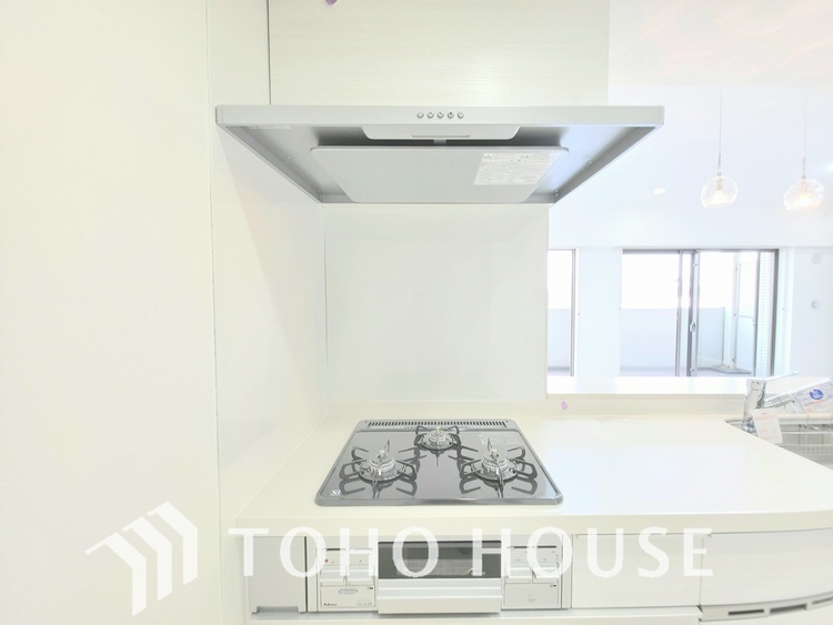 キッチン このお家で始まる毎日は、きっとご家族にとってかけがえのない大切な時間になります。明るく温かい空間で、たくさんの思い出を作っていってください。