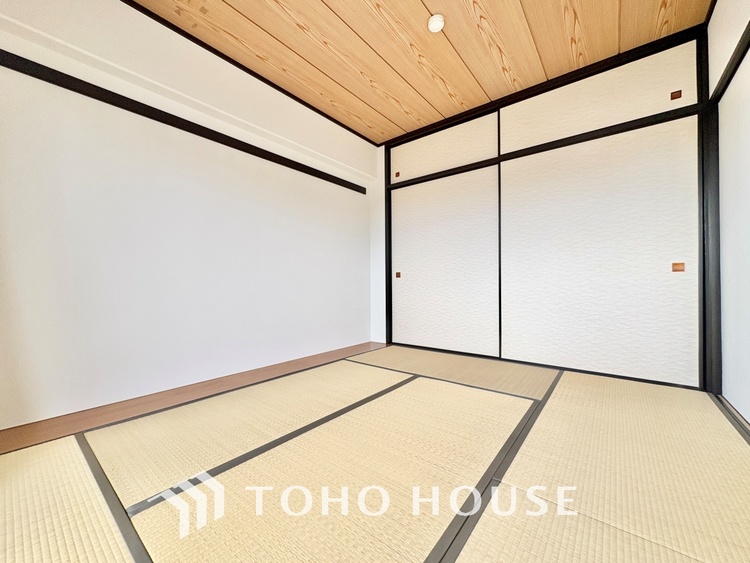 内装 【Private room】感性を育むプライベートルームはシンプルでスマートな空間。好みの空間で読書をしたり、音楽を聞いたりと一人の時間も充実したものにできます。