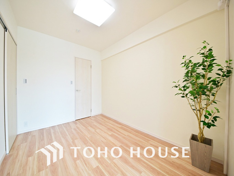 内装 1日の疲れを癒し、心地よく寛げるようゆったりとした広さをしています