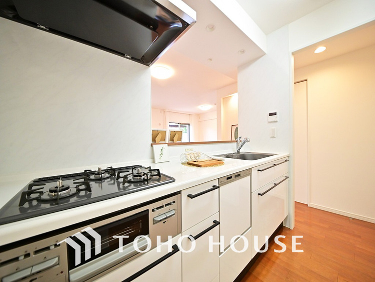 キッチン シンプルな部屋の雰囲気に溶け合うナチュラルキッチン