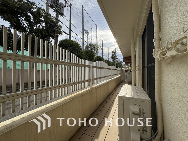 バルコニー 陽当たり良好なバルコニー