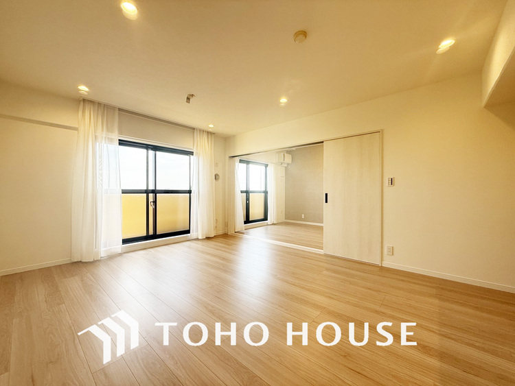 内装 家族みんなが爽やかに過ごせるように、光をたっぷり取り込んだLDK